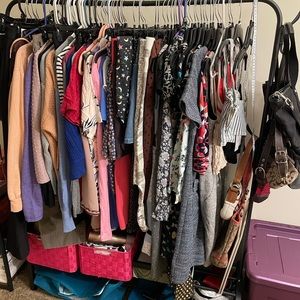 Like this listing to be notified when I host a closet Clearout show:)